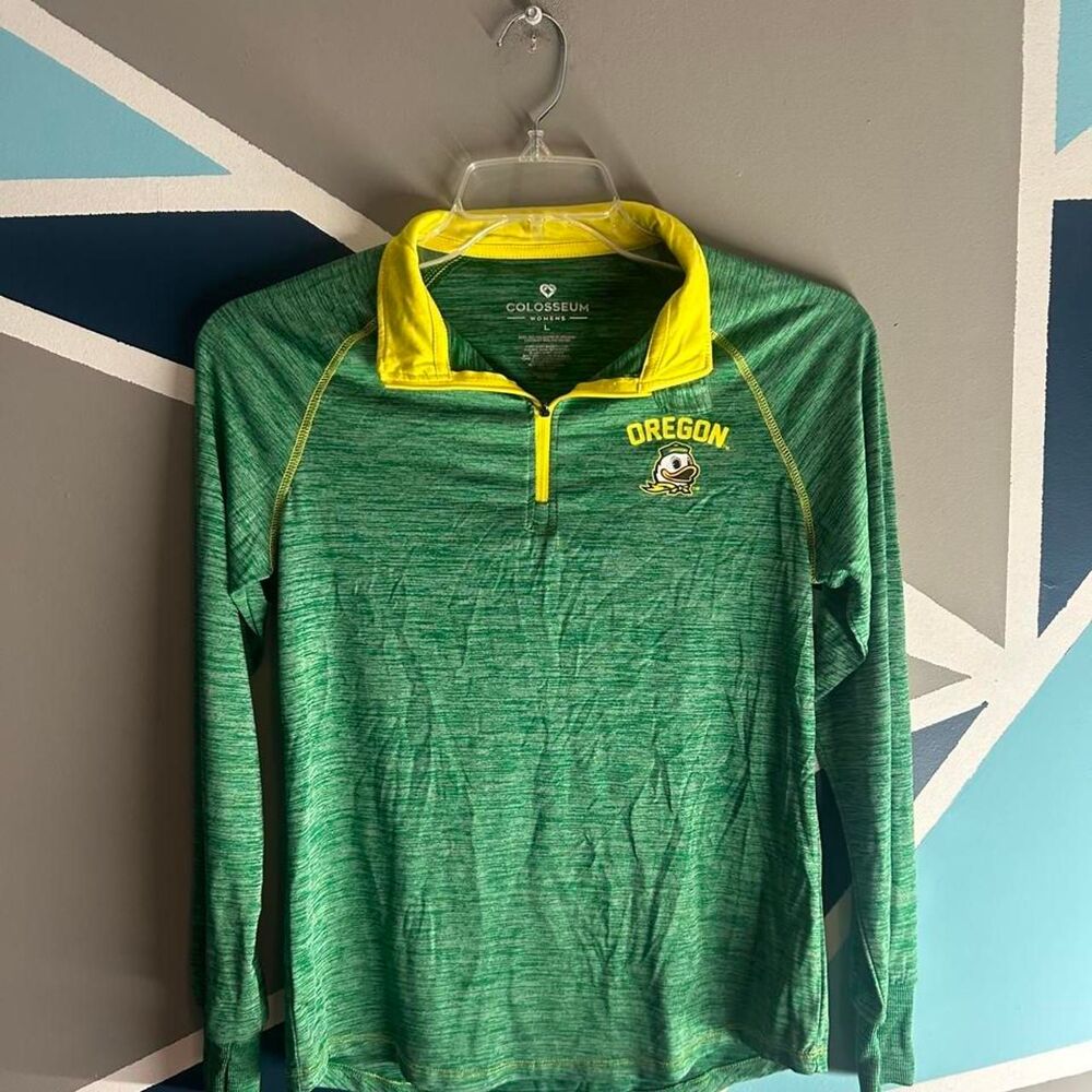 Colosseum Women's Green Sweatshirt